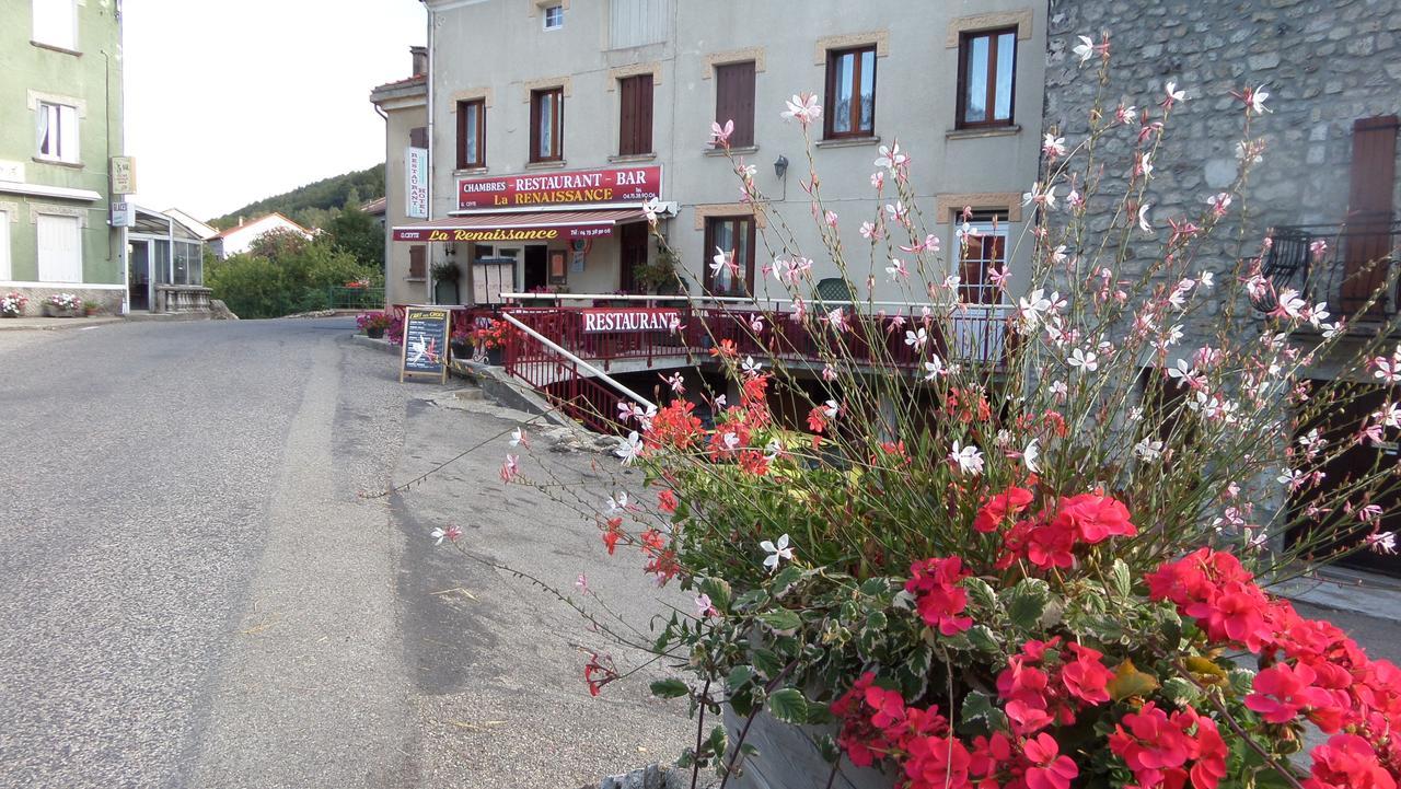Hotel La Renaissance à Saint-Cirgues-en-Montagne Extérieur photo